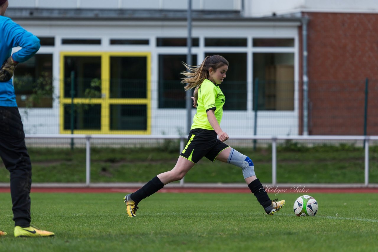 Bild 137 - B-Juniorinnen TSV Schoenberg - Holstein Kiel : Ergebnis: 0:23